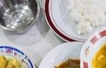 Kisah Pilu Kakek 90 Tahun Makan Cuma Nasi Dicampur Air, Tinggal Sendiri Penghasilan Jualan Kerupuk Miris