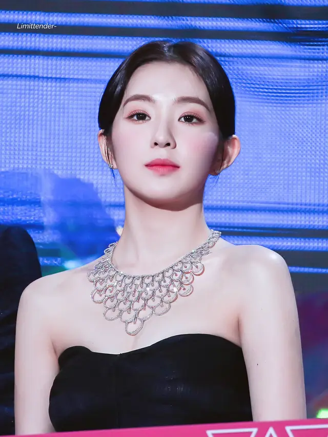 Irene Red Velvet
