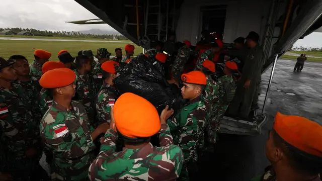 Kepala Badan Nasional Penanggulangan Bencana (BNPB) Letjen TNI Suharyanto, beserta rombongan telah tiba di Lanud Raden Sadjad Ranai, Kabupaten Natuna, Kepulauan Riau, Selasa (7/3/2023).