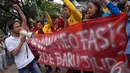 Para peserta diskusi yang banyak dihadiri kalangan mahasiswa langsung berunjuk rasa, Jakarta, Selasa (24/06/2014) (Liputan6.com/Faisal R Syam)