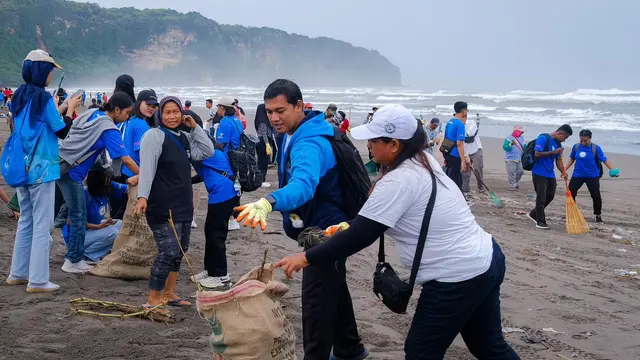 Mengapa Pantai Parangtritis Jadi Lokasi Peluncuran Gerakan Wisata Bersih Kemenpar?