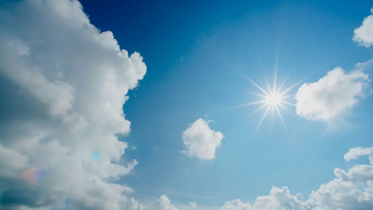 Ilustrasi fenomena solstis. Credit: CHUTTERSNAP/Unsplash