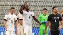 Striker Belgia, Romelu Lukaku (tengah) melakukan selebrasi usai mencetak gol ke gawang Kroasia dalam laga uji coba menjelang berlangsungnya Euro 2020 di King Baudouin Stadium, Brussels, Minggu (6/6/2021). Belgia menang 1-0 atas Kroasia. (AP/Francisco Seco)