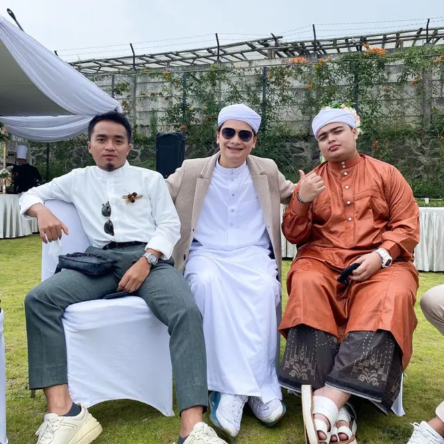 Ameer Azzikra Meninggal Dunia, Ini 7 Potret Kenangan Alvin Faiz dengan Adiknya