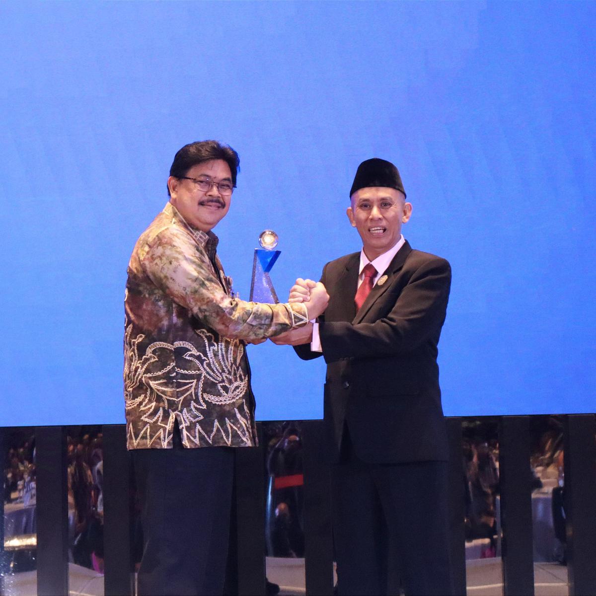 Pemprov Kalsel Raih Kategori "INFORMATIF" di Malam Anugerah Keterbukaan Informasi Publik