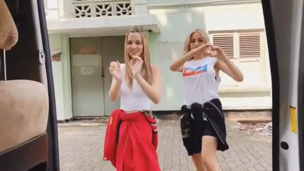 [Bintang] Nia Ramadhani dan Jessica Iskandar