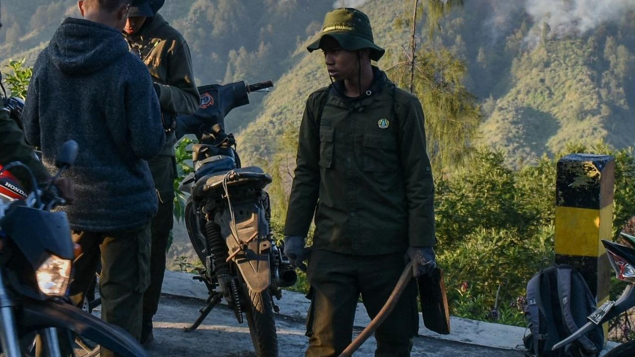 Selain itu, warga yang tinggal di kawasan tersebut juga kemungkinan mengalami dampak  seperti masalah kesehatan pada sistem pernapasan.