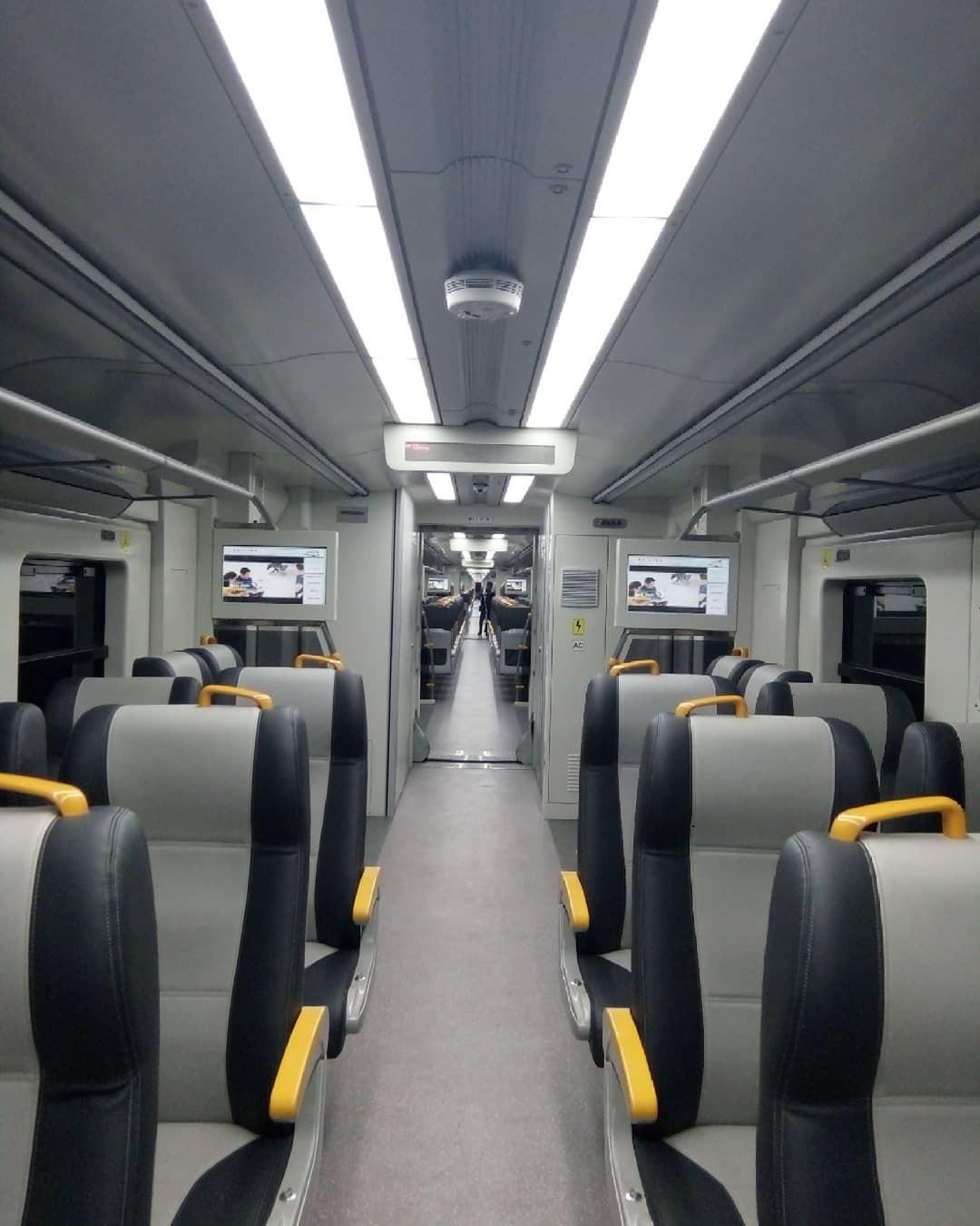 Tahun Baru, Jakarta Punya Kereta Baru, Lebih Mudah ke ...
