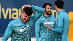 Bek Villarreal, Alberto Moreno menghadiri sesi latihan di Ciudad deportiva Villarreal di Vila-Real menjelang laga Liga Champions, Senin (1/11/2021). Villarreal akan menjamu Young Boys pada matchday 4 Grup F Liga Champions 2021/22, Rabu (3/11) WIB di Estadio de la Ceramica (JOSE JORDAN / AFP)