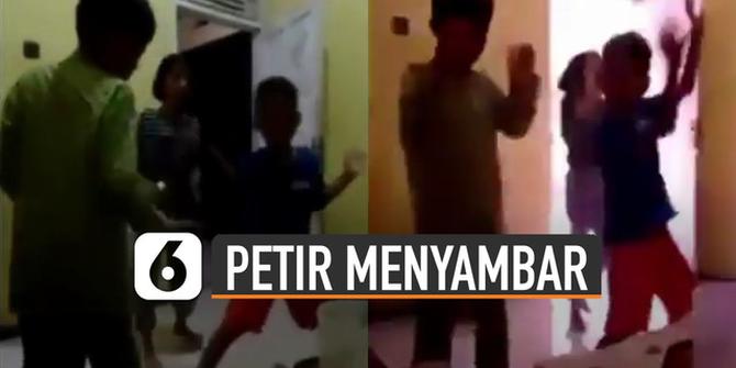 VIDEO: Kaget, Petir Menyambar Saat Bocah Buat Video TikTok di Rumah