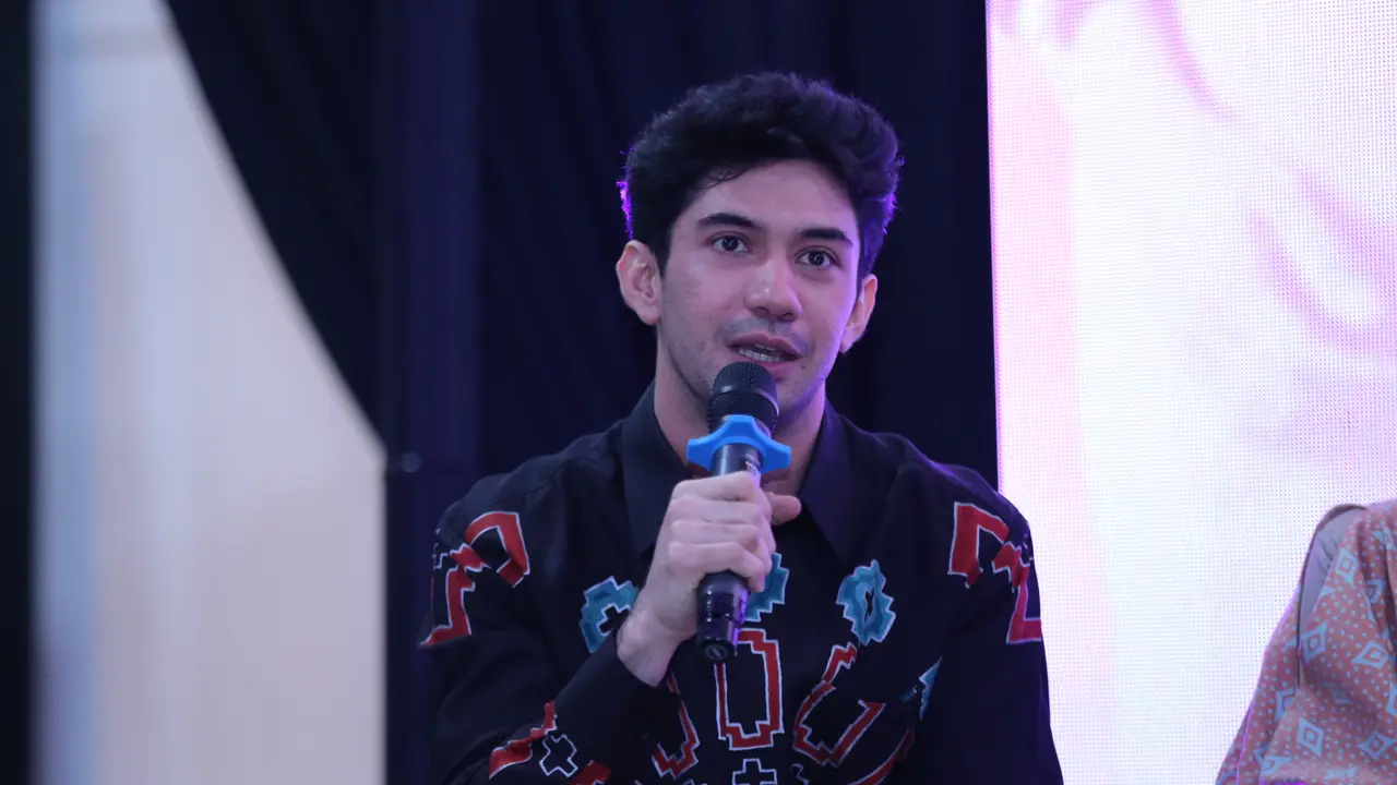 [Fimela] Reza Rahadian
