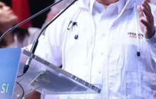 Jelang Pengundian Nomor Urut di KPU: Gibran Cium Tangan Prabowo