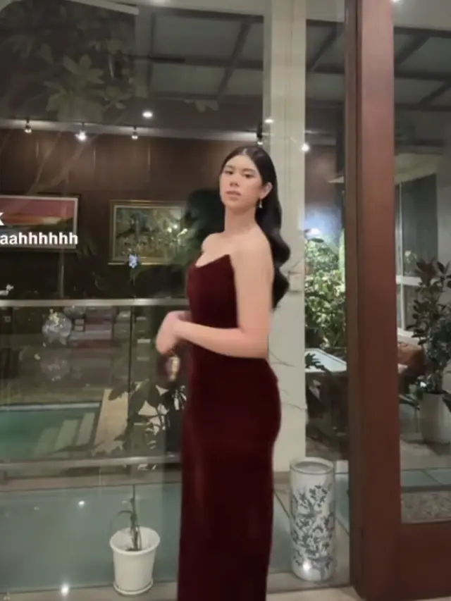 Pesona Almira Putri Annisa Pohan saat Hadir Prom Night. [@annisayudhoyono]