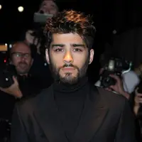 Zayn Malik tampil menawan dengan janggut baru di New York Fashion Week. (AFP/Bintang.com)