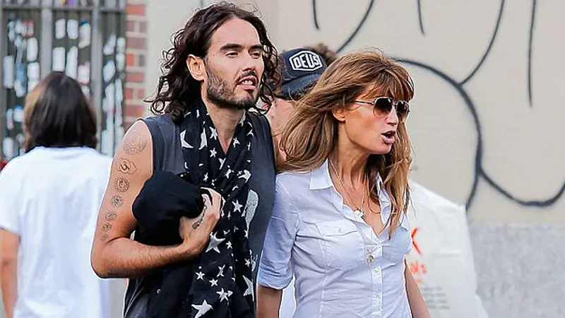 russell-brand-dan-jemima-khan-130916b.jp