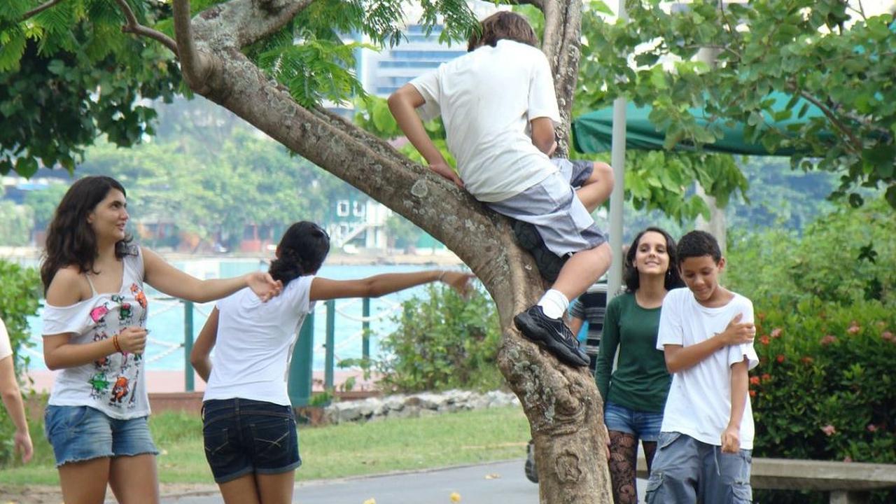 Tebak Gerakan Tubuh, Permainan Seru untuk Melatih Komunikasi Non-Verbal