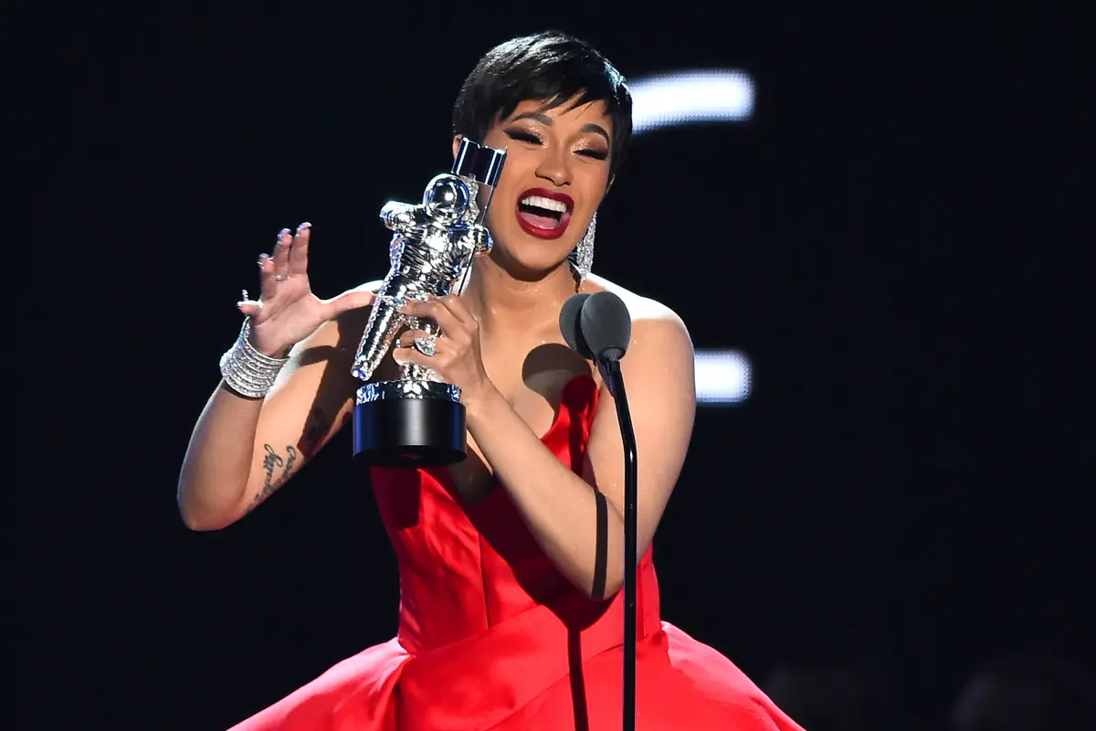 [Bintang] Daftar Lengkap Pemenang MTV Video Music Awards 2018