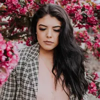 ilustrasi kepribadian perempuan/Photo by Joanna Nix-Walkup on Unsplash