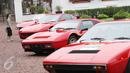 Ferrari Indonesia memboyong 10 mobil klasik dari pengguna Ferrari di Indonesia, di Gedung Arsip Nasional, Jakarta, Selasa (14/3). Kehadiran mobil klasik itu sebagai simbol perayaan hari lahir si kuda jingkrak itu yang ke-70. (Liputan6.com/Angga Yuniar)