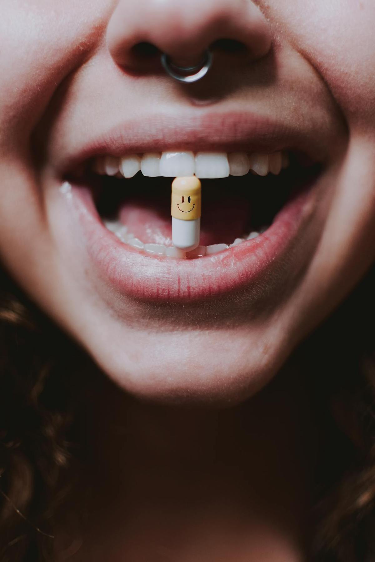Ilustrasi Minum Obat
