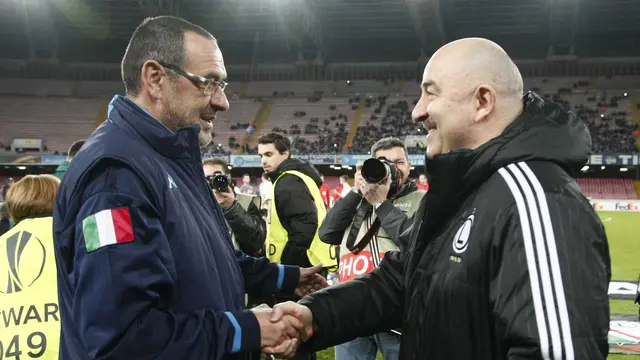 Pelatih timnas Rusia, Cherchesov (kanan)