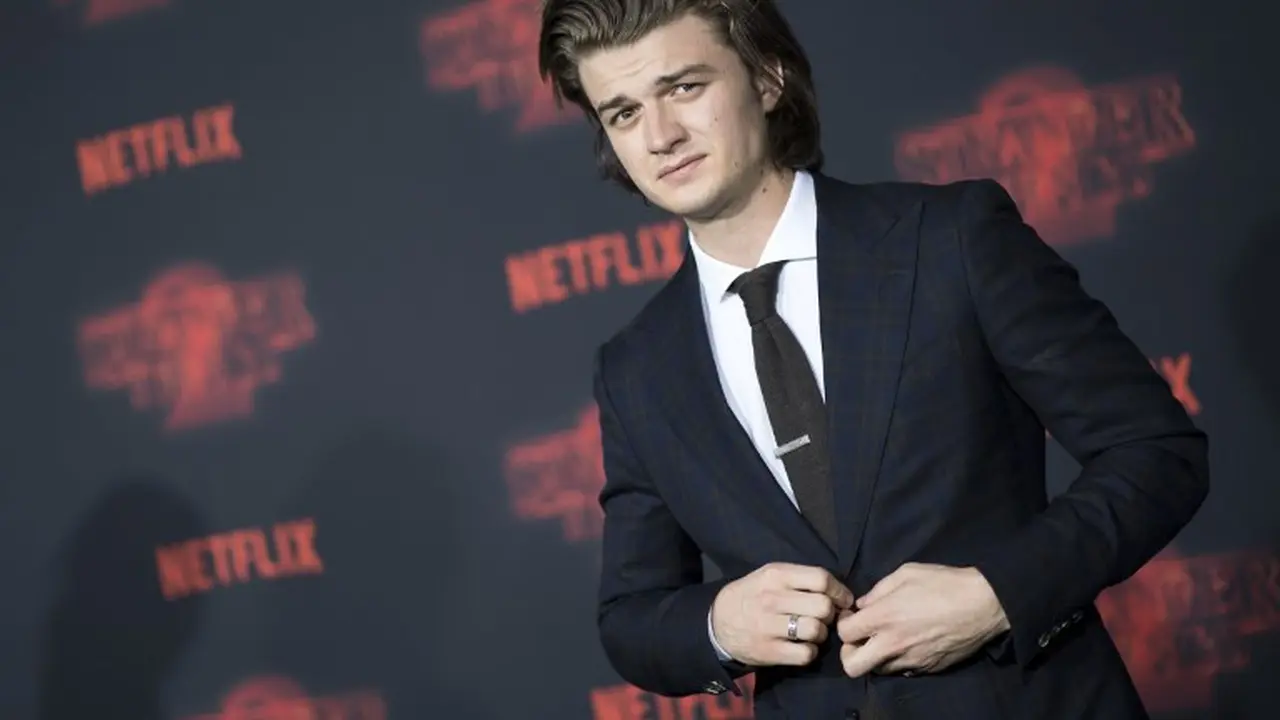 [Bintang] Joe Keery