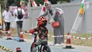 Pembalap balita saat mengikuti kejuaraan sepeda kategori Push Bike dalam BMX Bearco Fest 2019 di Jakarta International BMX Track, Minggu (25/8/2019). Kejuaraan yang pesertanya menggunakan sepeda keseimbangan tersebut diikuti anak kategori 2-5 tahun. (merdeka.com/Iqbal Nugroho)