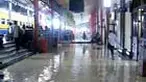 Banjir di Stasiun Kereta Api Tawang, Semarang, Jawa Tengah membuat keberangkatan sejumlah kereta api terlambat, sehingga ratusan penumpang terlantar. 