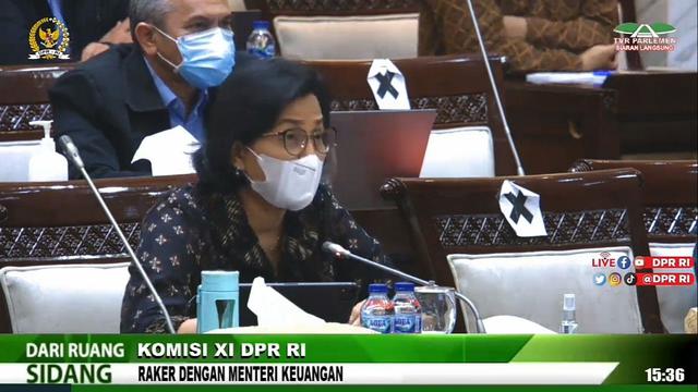 Menteri Keuangan Sri Mulyani Indrawati dalam Rapat kerja dengan Komisi XI DPR RI, Rabu (15/12/2021).
