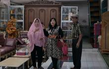 Namanya Menjadi Sorotan, Potret Rumah Yati Pesek yang Luas Sederhana Dilengkapi Toko Alat Tulis dan Persewaan Kostum