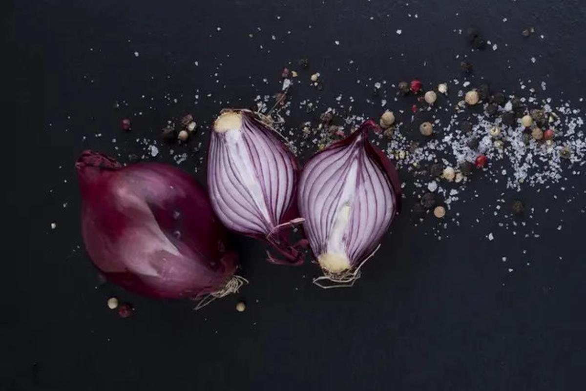 Trik Simpan Bawang Merah Tanpa Kulkas Agar Awet Berbulan-Bulan
