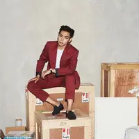 Pemilik nama asli Choi Seung Hyun ini tak sadarkan diri selama dua hari dan kabarnya kini sudah kembali sadar dan diperbolehkan pulang. Meskipun hal ini belum dinyatakan secara resmi oleh pihak T.O.P sendiri. (Instagram/choi_seung_hyun_tttop)