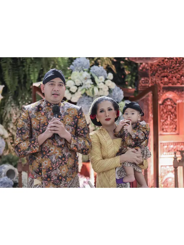 Kental Adat Jawa, Ini 7 Momen Tedak Siten Anak Tata Jeneeta dan Brotoseno