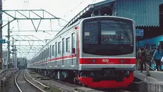 Siswi SMA Tertemper KRL di Jurangmangu