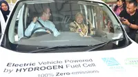 Inggris Perkenalkan Mobil Hidrogen ke Pelajar SMP Surabaya