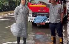 Dicintai Rakyat, Ini Potret Tina Toon Pakai Mantel Tinjau Lokasi Banjir