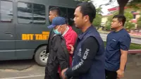 Adil Anwar alias atek (73), tersangka kasus penipuan surat sertifikat tanah di Kabupaten Simalungun, Sumut, ditangkap di Malaysia, tepatnya di Penang