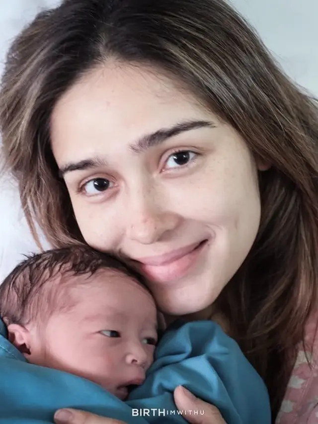 [Fimela] Yasmine Wildblood Melahirkan