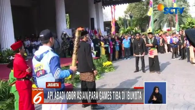 Tiba di Jakarta, Api Obor Asian Para Games Disambut Palang Pintu Khas Betawi