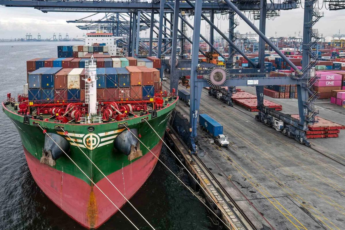 FOTO: Ekonomi Indonesia Menguat Ditopang Perdagangan dan Industri