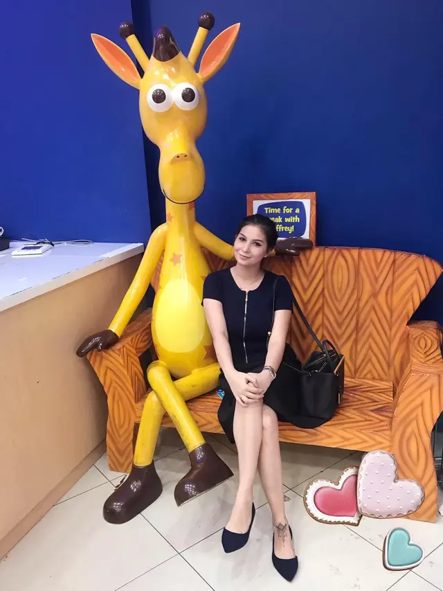 Potret Terbaru Deasy Bouman (sumber: instagram/deasybouman)