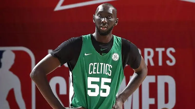 NBA: Celtics Pertahankan Pemain Raksasa Tacko Fall