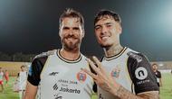 Dua pemain Persija Jakarta, Paulo Ricardo (kiri) dan Shayne Pattynama (kanan) setelah laga melawan Persijap Jepara pada BRI Super League 2025/2026 di Stadion Gelora Bumi Kartini, Jepara, Senin (4/5/2026). (Instagram Persija)