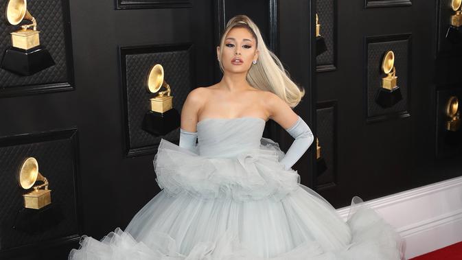 10 Makeup dan Gaya  Rambut  Terbaik Grammy Awards 2021  