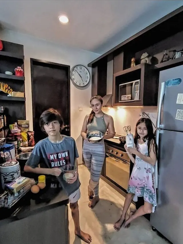 Wulan Guritno di kediamannya