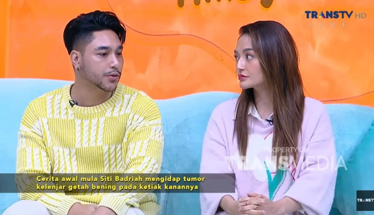 "Udah 50 kg sekarang," jawab Sibad dengan senang. [Youtube/TRANS TV Official]