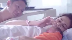 Foto itu merupakan dukungan Ringgo atas ASI eksklusif yang diberikan istrinya selama dua tahun.