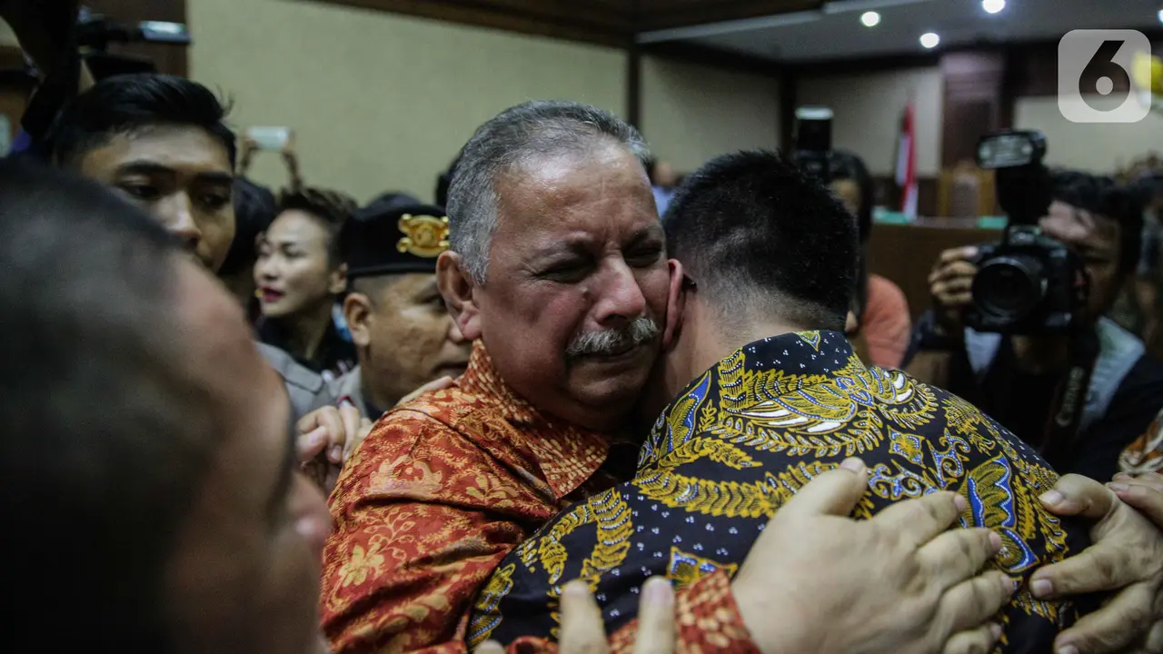 Tangis Sofyan Basir Usai Divonis Bebas