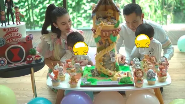 6 Potret Ulang Tahun Sandra Dewi yang ke-38 Tahun, Bentuk Kuenya Unik