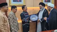 Amirul Hajj Iran Abdol Fattah Navab bertemu dengan jajaran Ditjen Penyelenggaraan Haji dan Umrah Kemenag. Dalam kesempatan ini, Iran mengapresiasi kebijakan Haji Ramah Lansia yang diterapkan pemerintah Indonesia pada 2023. (Foto: Kemenag)